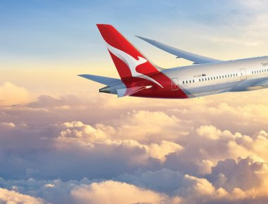 Αεροσκάφος της Qantas με προορισμό τη Μελβούρνη επέστρεψε στο Λος Άντζελες λόγω κινητήρα